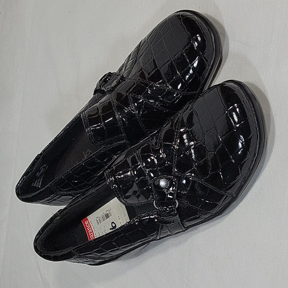 Clarks Bendables, Size 6